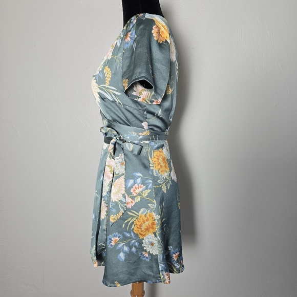 Superdown Floral Wrap Dress in Green and Yellow XS - Picture 2 of 9